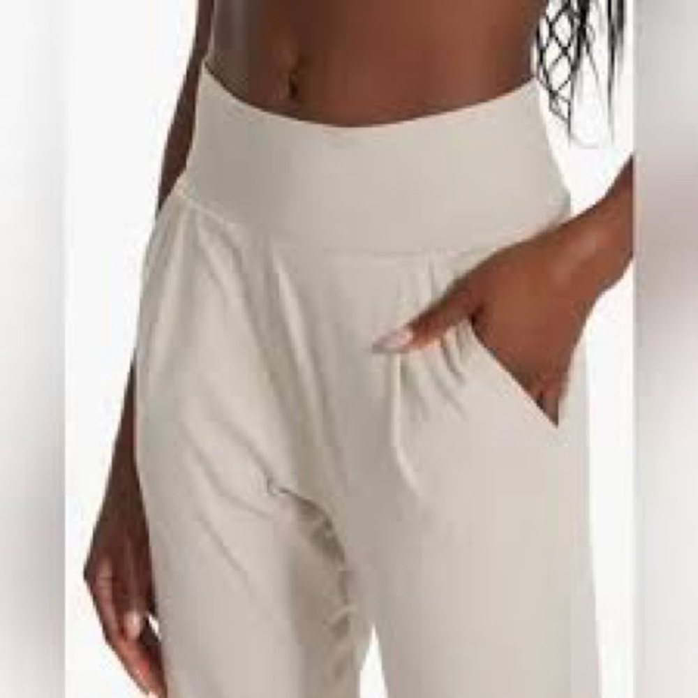 Vuori Women's Cream Track Pants